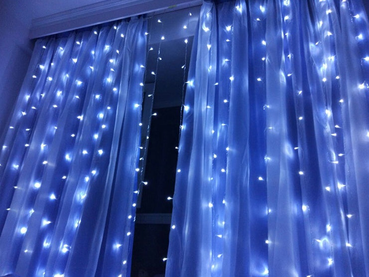 LED Curtain Fairy Lights | 3×3m | 304 LEDs | Remote Control | EU 220V & US 110V | Blue, Warm White, White & Colourful