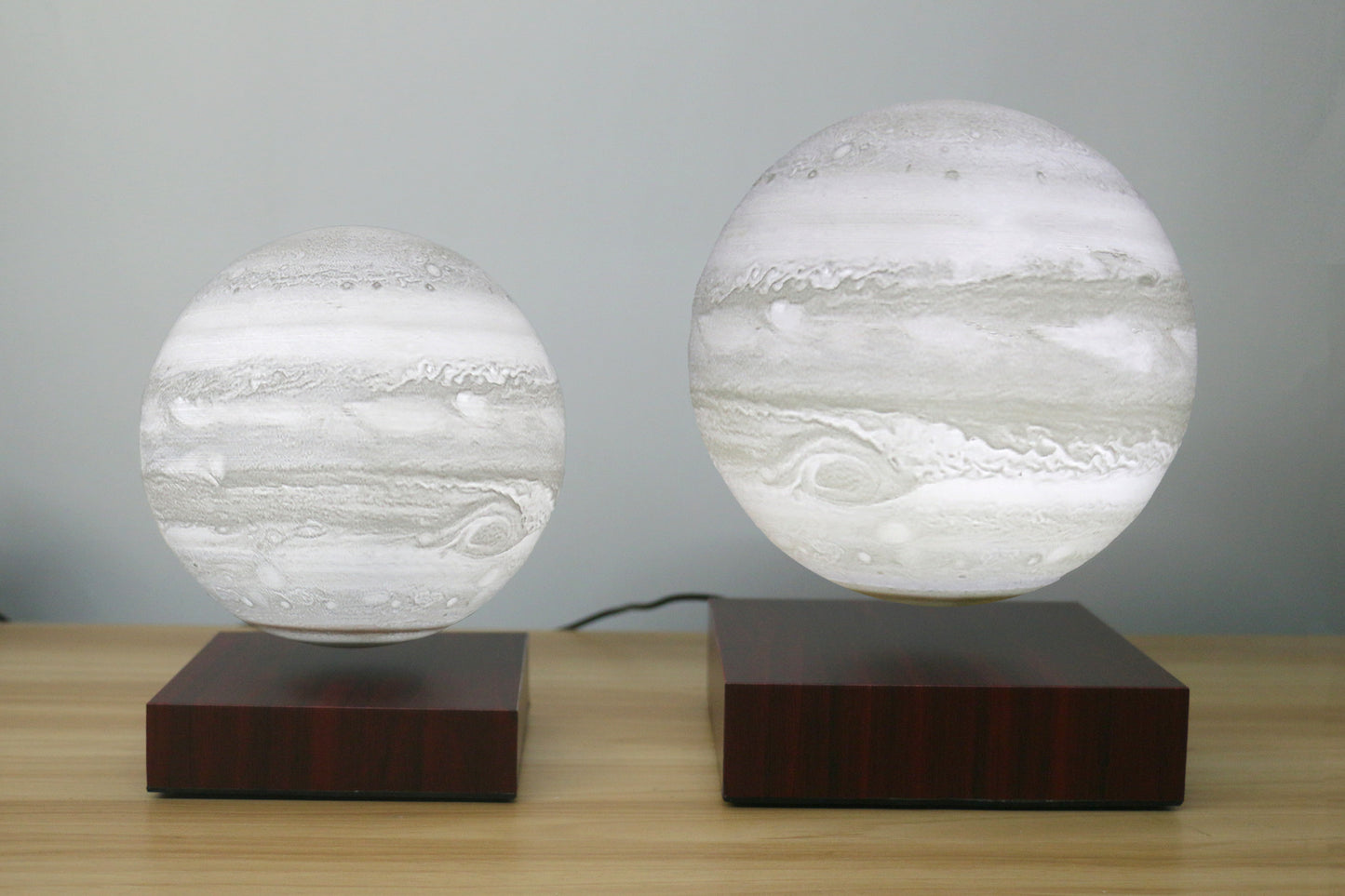 Magnetic Levitating Earth & Jupiter LED Night Light | 15 & 18cm, 16-Colour Remote, USB, Desk Lamp Gift