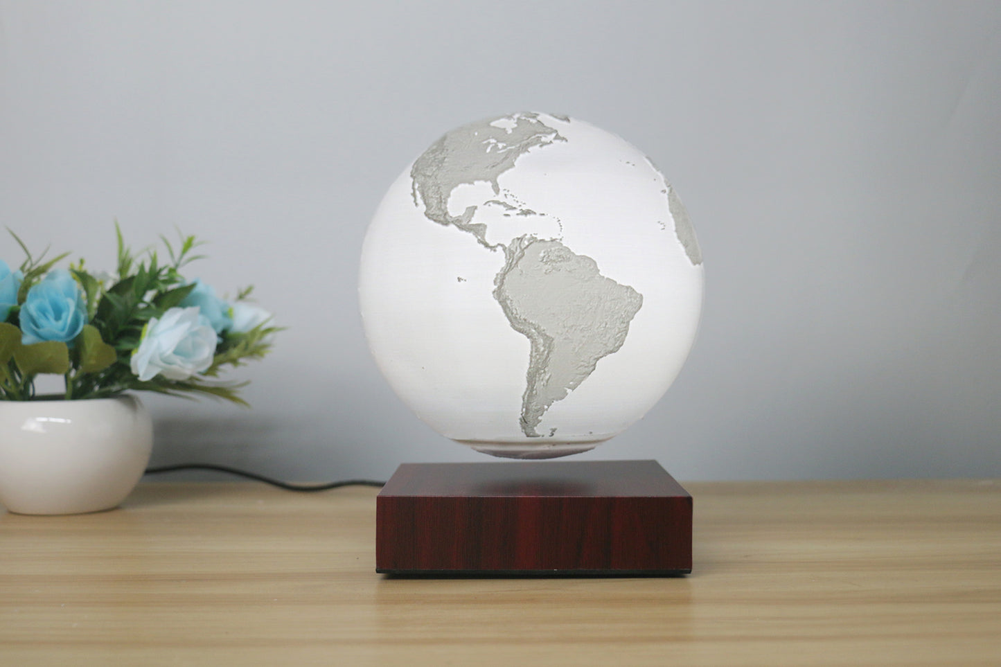 Magnetic Levitating Earth & Jupiter LED Night Light | 15 & 18cm, 16-Colour Remote, USB, Desk Lamp Gift