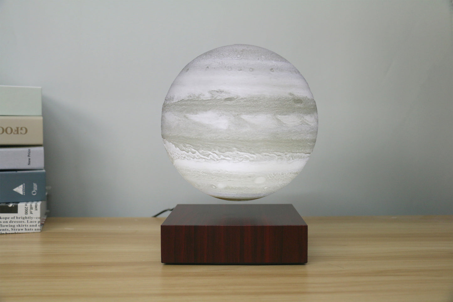 Magnetic Levitating Earth & Jupiter LED Night Light | 15 & 18cm, 16-Colour Remote, USB, Desk Lamp Gift
