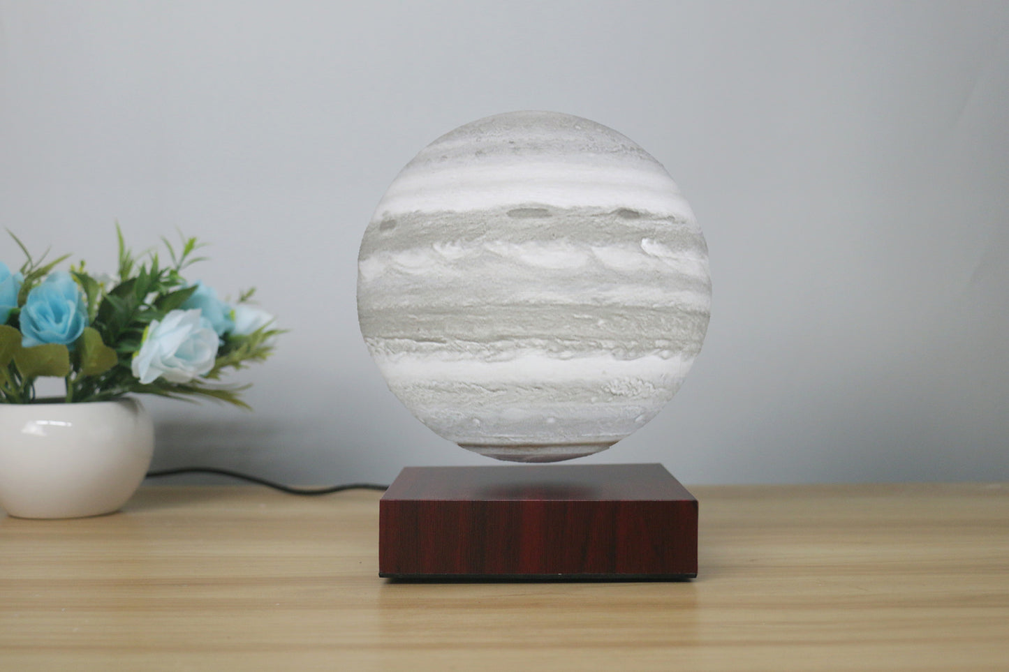 Magnetic Levitating Earth & Jupiter LED Night Light | 15 & 18cm, 16-Colour Remote, USB, Desk Lamp Gift